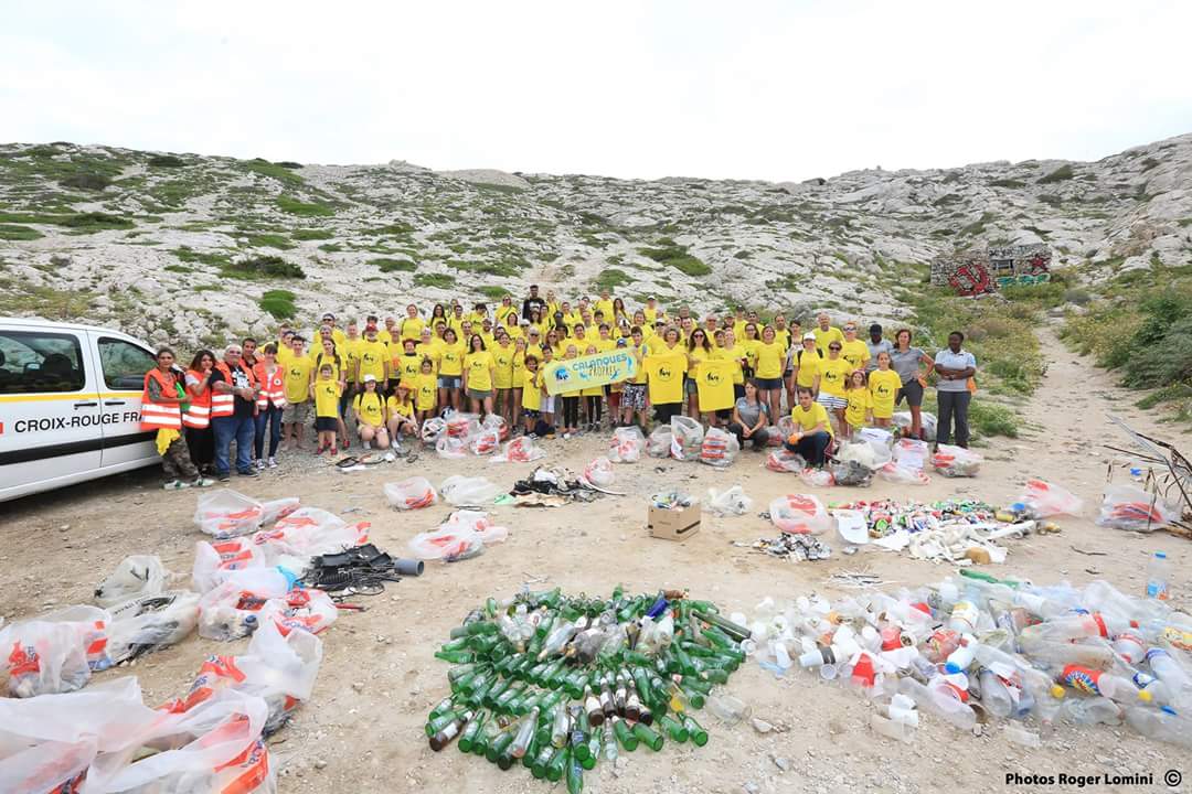 collecte sur une calanque