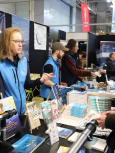 Vingt bénévoles ont organisé ce salon de la plongée 2026 et étaient présents pour accueillir le public, expliquer les engagements de l’association LONGITUDE 181
